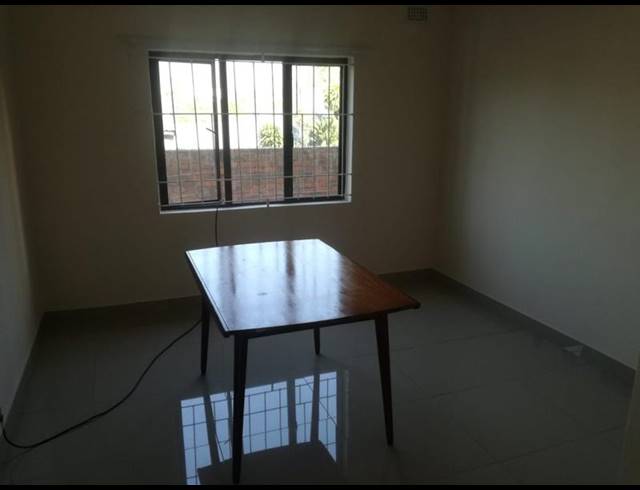 8 BEDROOM HOUSE FOR SALE IN CLAIRE ESTATE